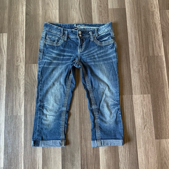 Amethyst Jeans Women's Cropped Blue Denim - Picture 1 of 9